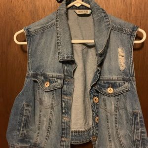 Plus size Sleeveless jean jacket